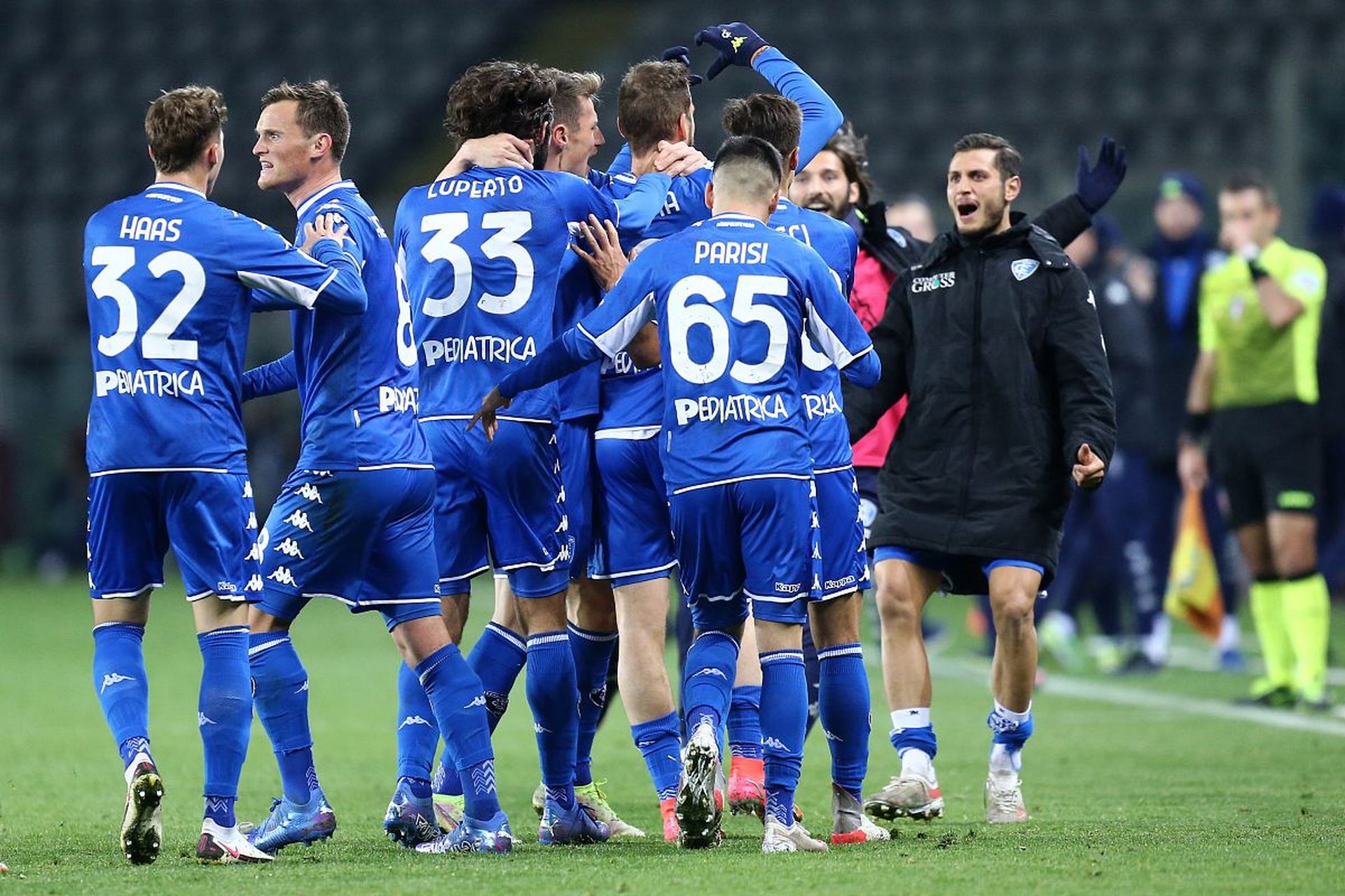 近在咫尺却 近在咫尺却