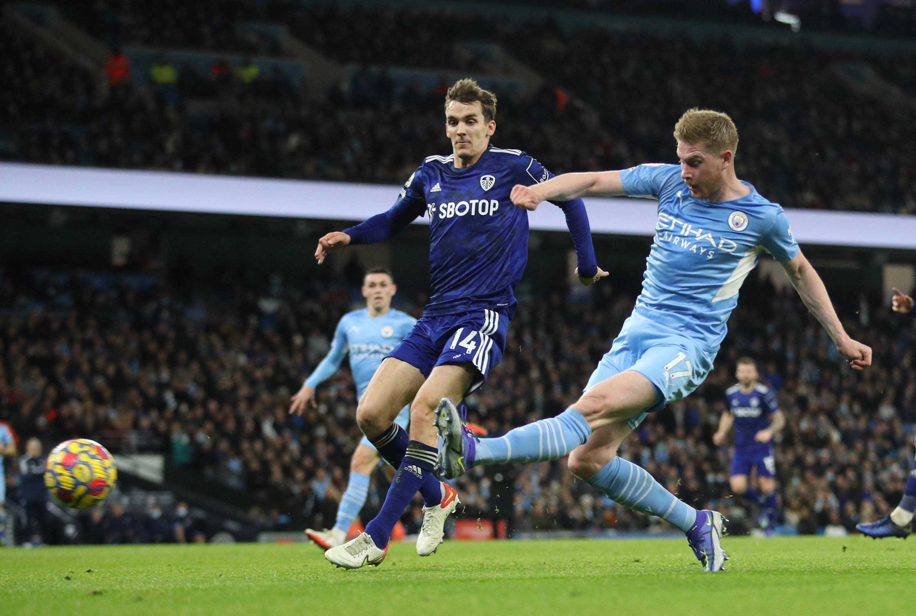 于球场内 于球场内